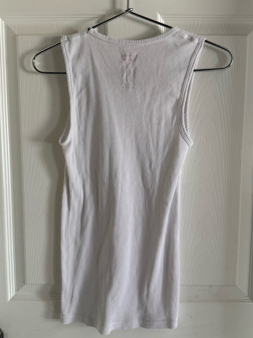 White Levi’s Ribbed Tank - Picture 3 of 3